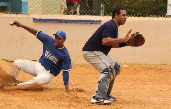 Utesa, Unicaribe y la UASD ganan en inicio torneo universitario de softbol chata