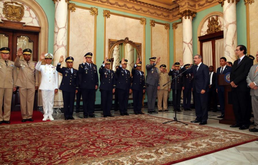 Danilo Medina juramenta a los nuevos jerarcas militares