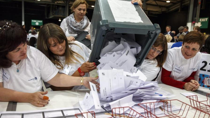 Escoceses rechazan independencia Escoceses rechazan independencia