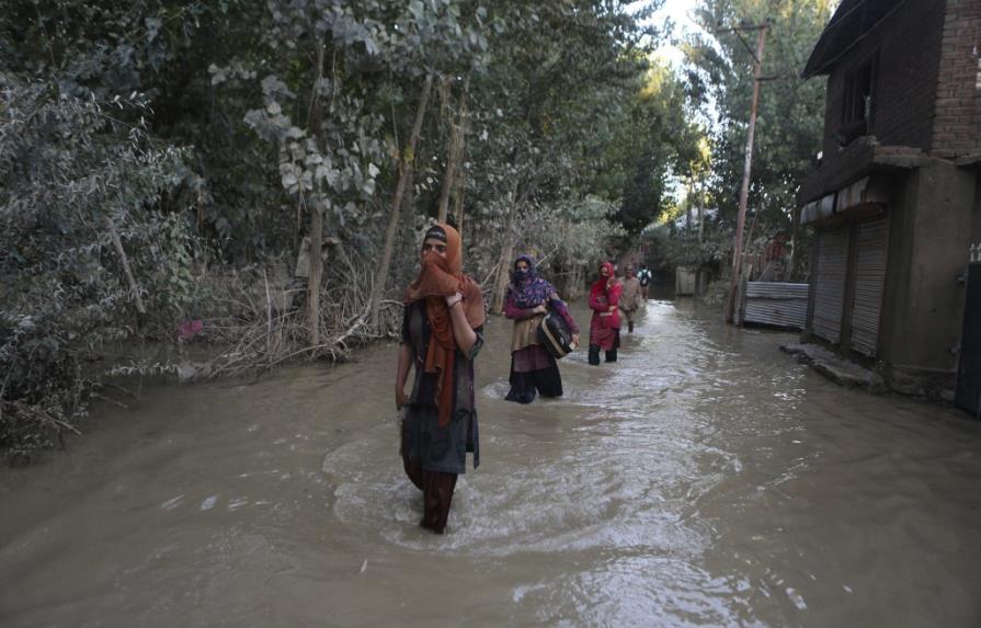 Gates dona 700.000 dólares para los afectados por inundaciones en la India