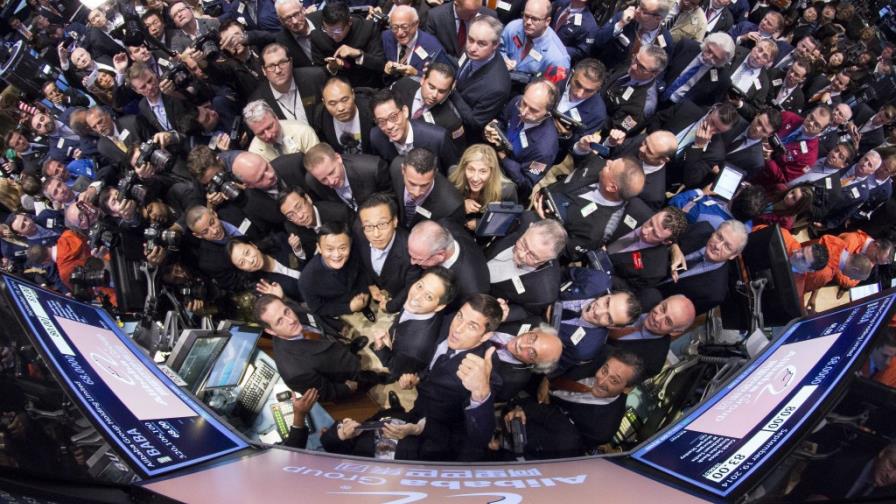 Alibaba empieza a cotizar con una subida del 36,3 %, hasta 92,7 dólares