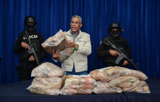 DNCD decomisa 42 paquetes de cocaína en puerto de Puerto Plata