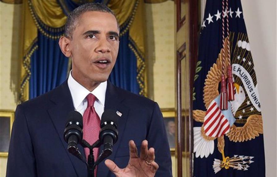 Obama asegura no habrá brote de ébola y rechaza vetar vuelos de África Occidental