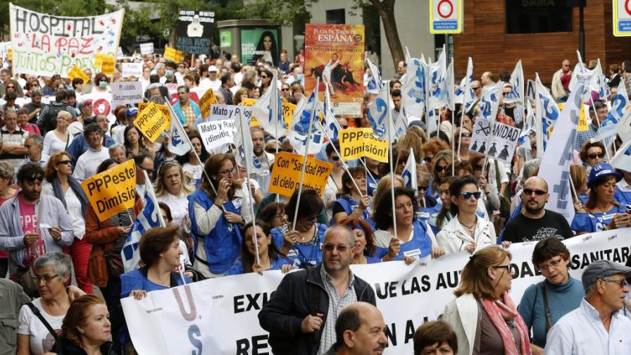 Enferma de ébola en España sigue mejorando y los aislados están asintomáticos