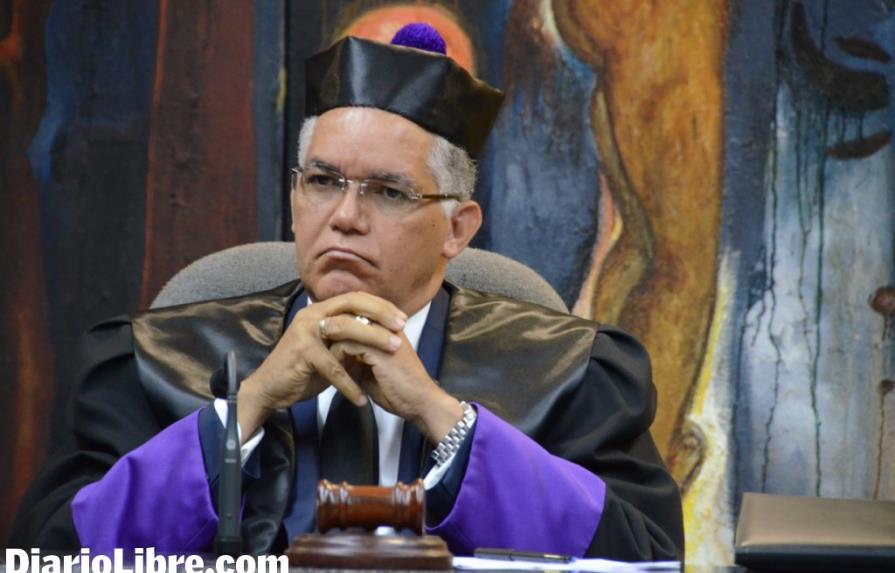 Juez desbloquea bienes del senador Félix Bautista