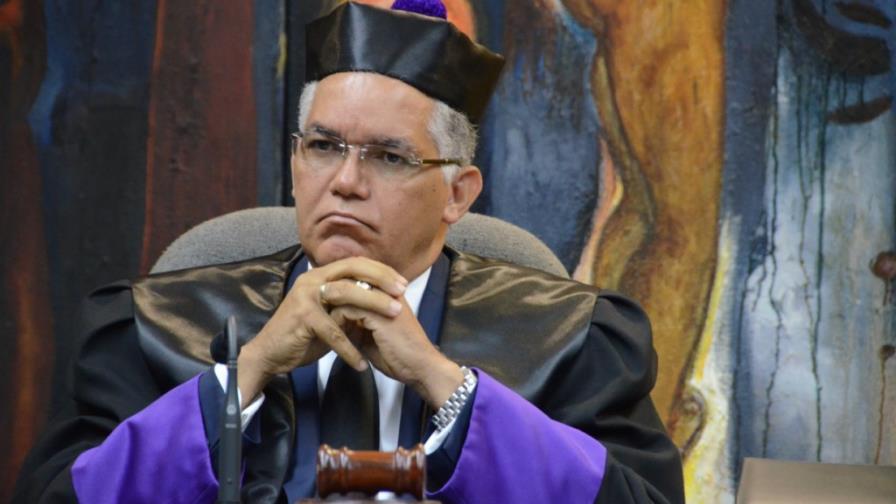 Juez desbloquea bienes del senador Félix Bautista