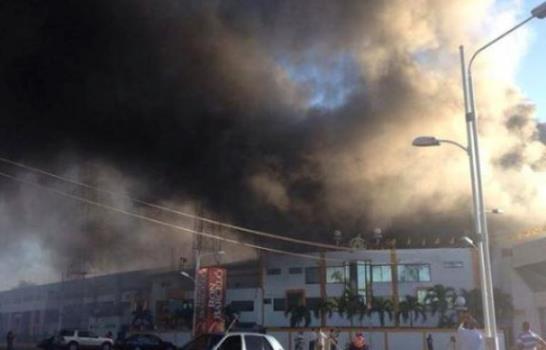 Fuego afecta el Estadio Cibao de Santiago