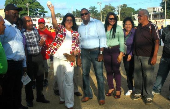 Club Rómulo Reyes inicia su fiesta deportiva en Santo Domingo Oeste