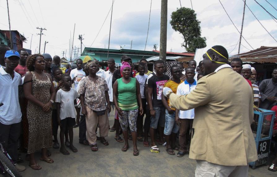 Aíslan barrio pobre por ébola en Liberia