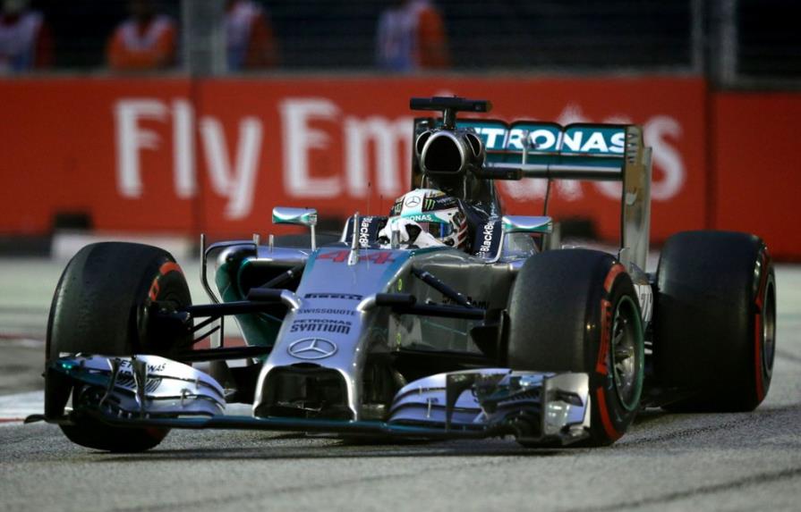 Lewis Hamilton se lleva la pole para el Gran Premio de Singapur
