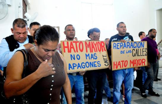 Sacerdote respalda pedido de transportistas de reparación calles Santiago