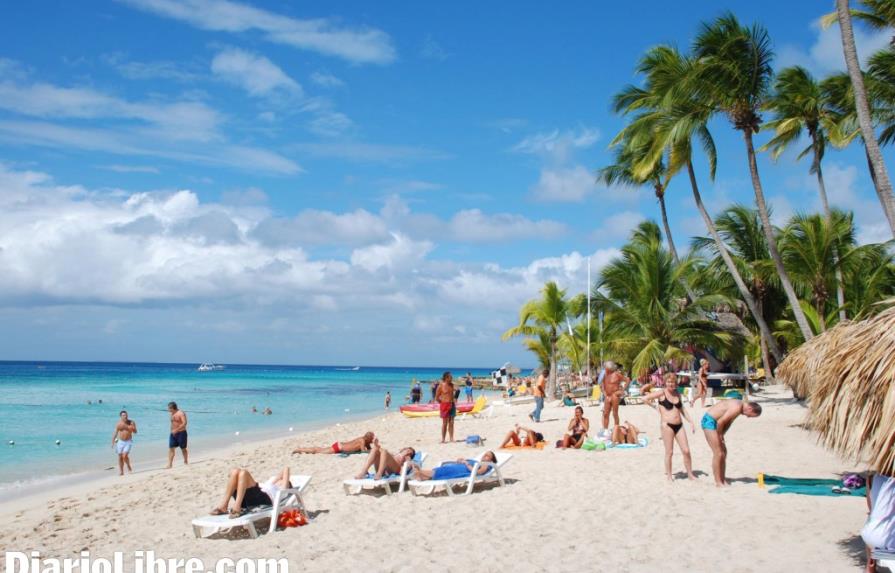 Un plan busca que los dominicanos traigan 25,000 turistas españoles