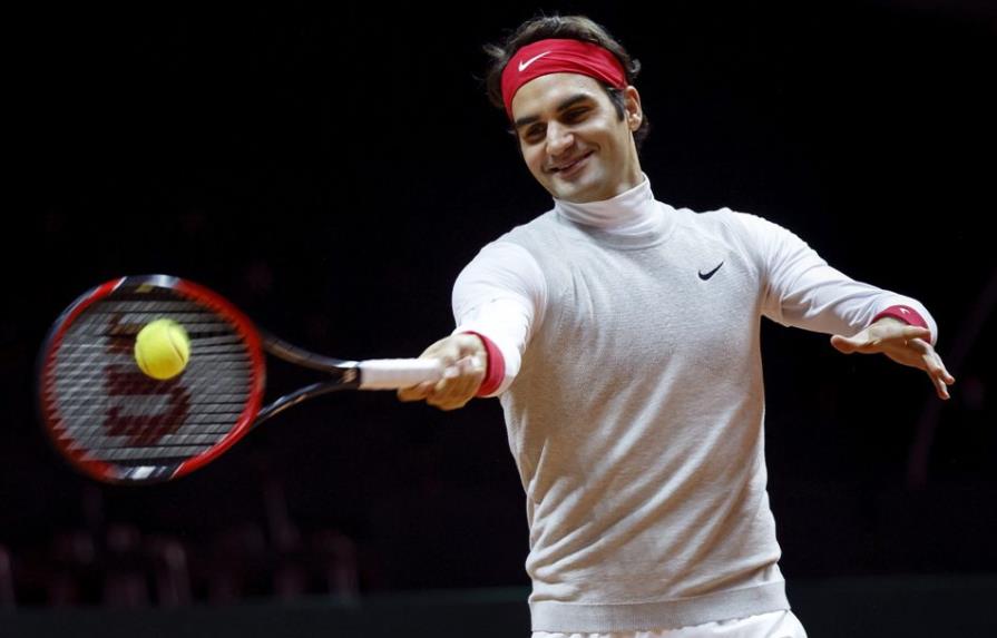 Roger Federer vuelve a entrenarse en Lille a dos días de la final de la Copa Davis