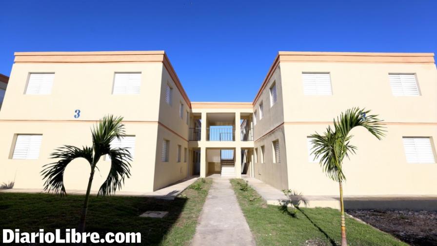 El presidente Medina entrega otras 104 viviendas El presidente Medina entrega otras 104 viviendas