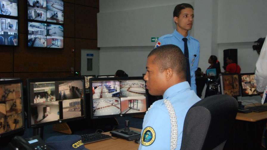 Medina inaugura un centro de vigilancia de los aeropuertos