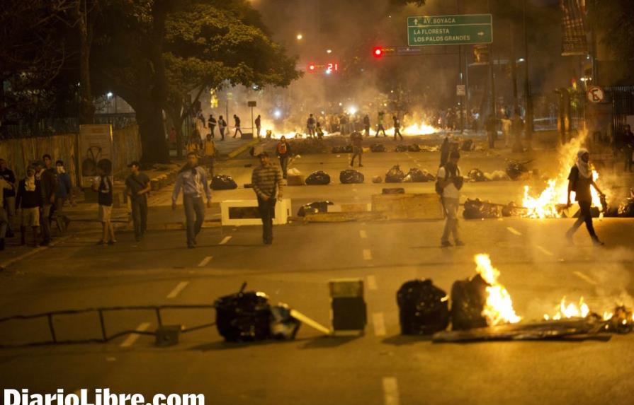 Continúan las protestas en Venezuela; denuncian injerencia