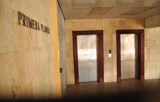 Ascensores de El Huacalito, dos meses fuera de servicio