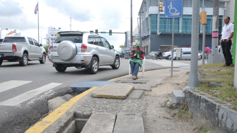 ¡Cuidado con las aceras de la 27 con Lincoln!