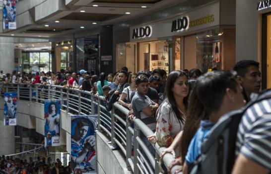 Vuelve las existencias a las tiendas Zara en Venezuela y se arman las colas