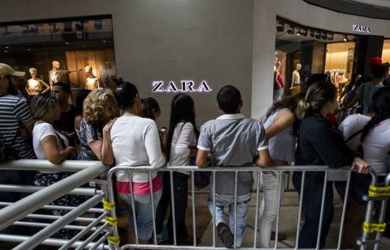 Vuelve las existencias a las tiendas Zara en Venezuela y se arman las colas