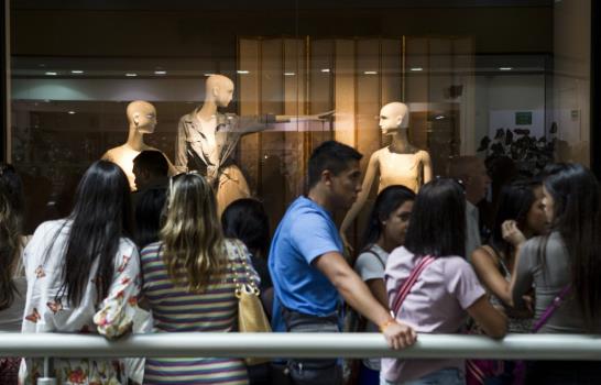 Vuelve las existencias a las tiendas Zara en Venezuela y se arman las colas