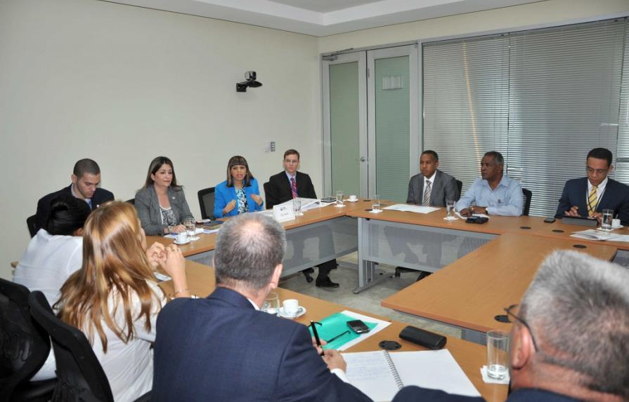 República Dominicana y Cuba coordinan acciones contra medidas antitabaco de Australia