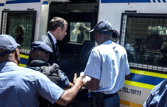 Oscar Pistorius fue condenado a cinco años por matar a su novia