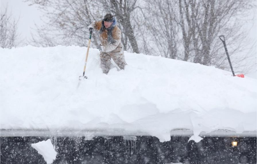 Intensa nevada crea temores de derrumbes en Estados Unidos