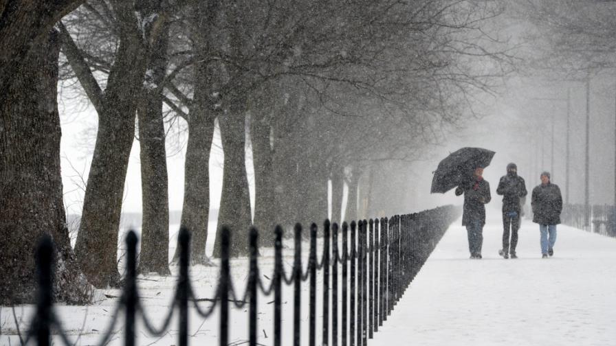 Storm in US forces cancellation of 19 flights