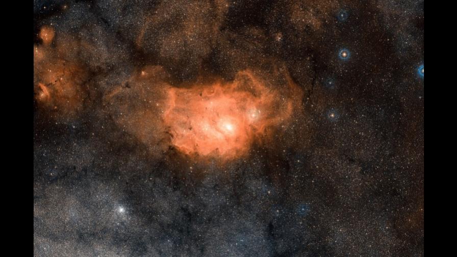 Un sondeo estelar capta la formación de estrellas en la nebulosa de la Laguna