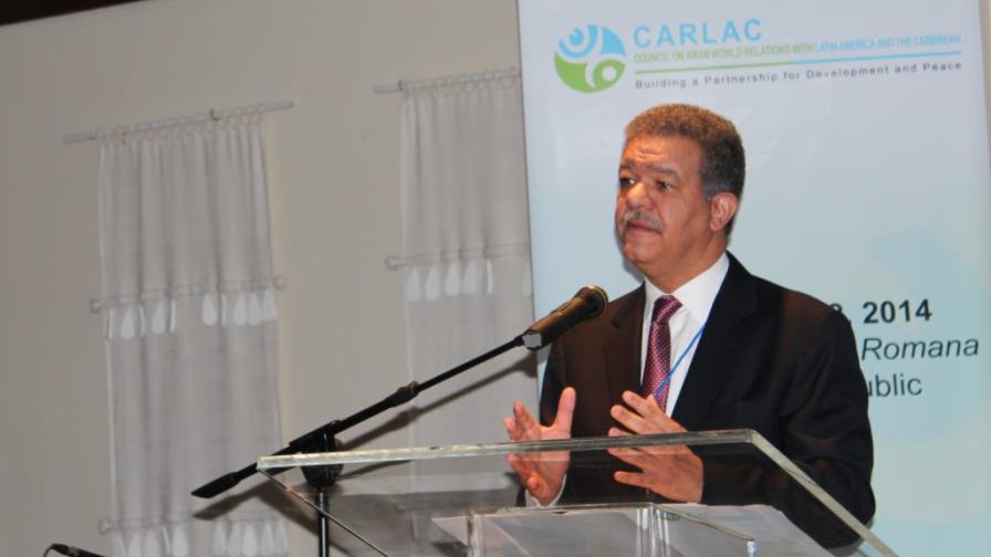 Leonel Fernández destaca importancia de alianzas entre el sector público y el privado Leonel Fernández destaca importancia de alianzas entre el sector público y el privado