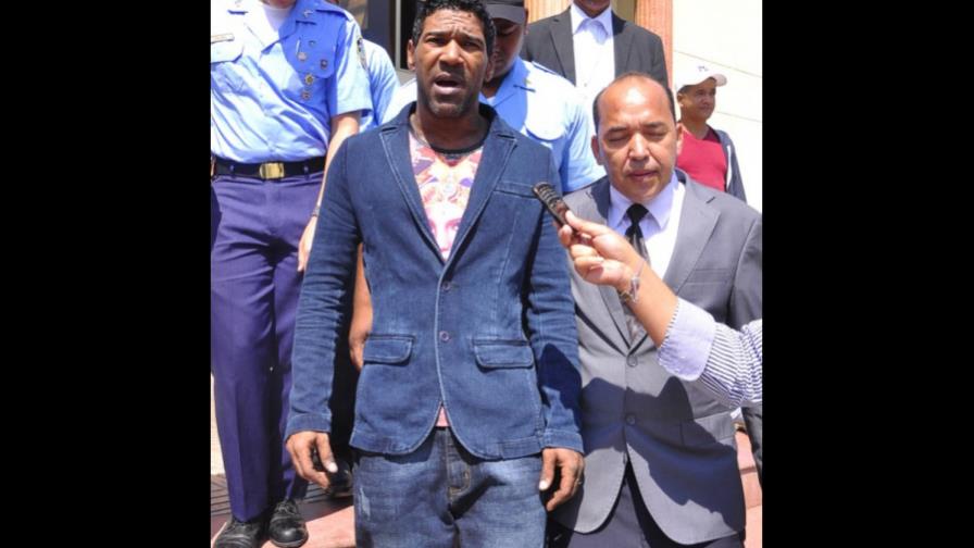 Omega, de nuevo en las calles; pagó una fianza Omega, de nuevo en las calles; pagó una fianza