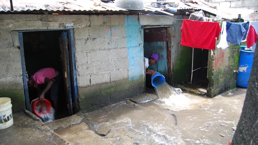 Gobierno envía ayudas a los afectados por las lluvias en el Cibao Gobierno envía ayudas a los afectados por las lluvias en el Cibao