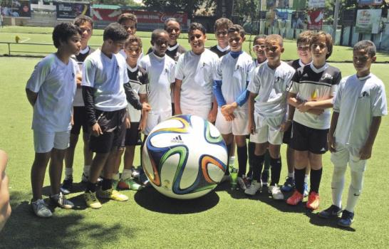 Fútbol, el mejor gol para los niños Fútbol, el mejor gol para los niños