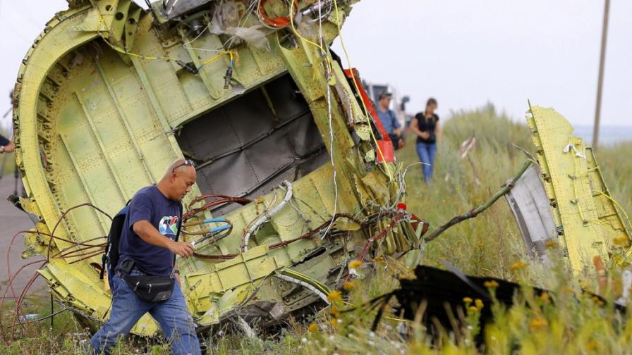 Malasia tiene las cajas negras del avión MH17 siniestrado en Ucrania Malasia tiene las cajas negras del avión MH17 siniestrado en Ucrania