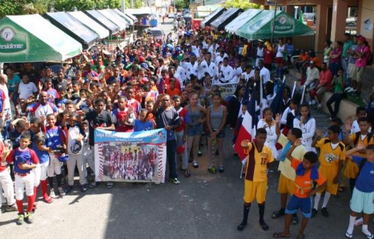 Con unos 300 atletas inician Juegos Municipales de Gaspar Hernández