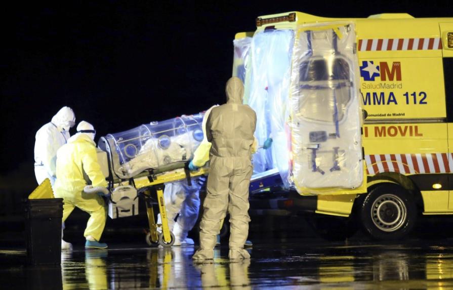 Las cancelaciones de vuelos perjudican el control de la epidemia de ébola
