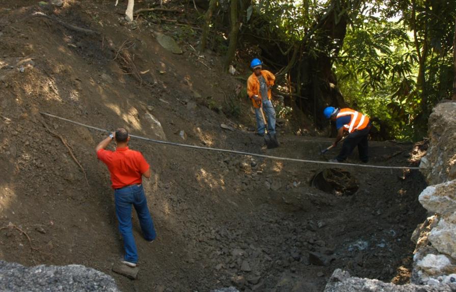 Obras Públicas rehabilita alcantarillado en tramo de autopista Duarte