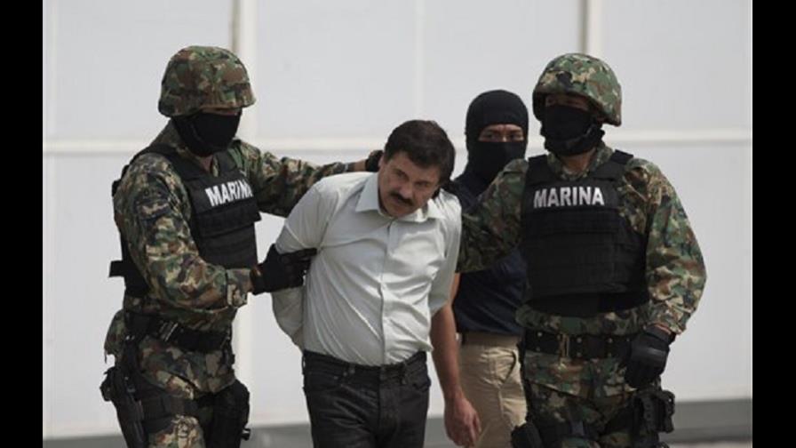 México muestra imágenes de Chapo Guzmán tras su captura