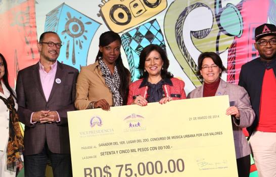 Entregan premios a ganadores de II Concurso de Música Urbana por los Valores