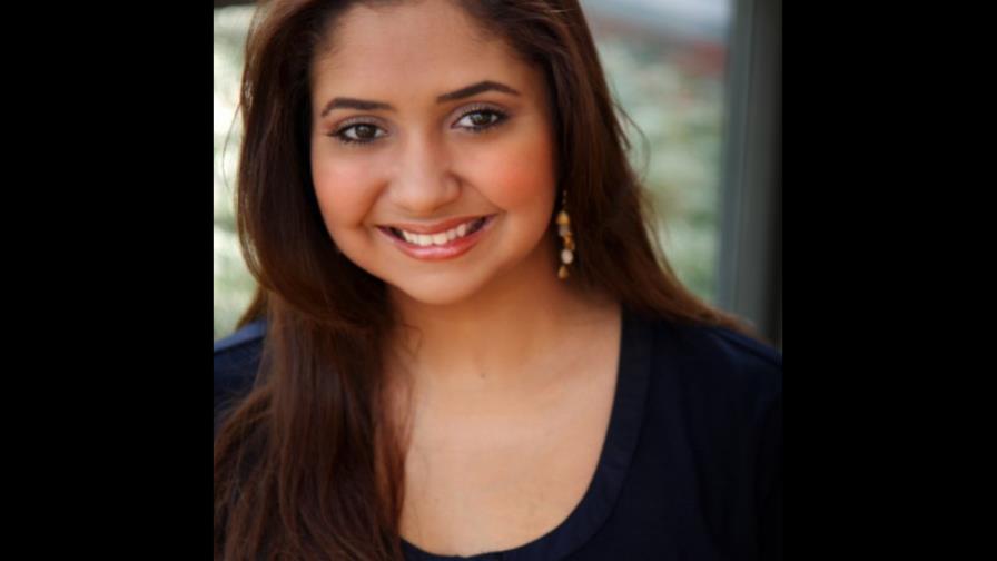 Paola González avanza en su carrera musical por el mundo