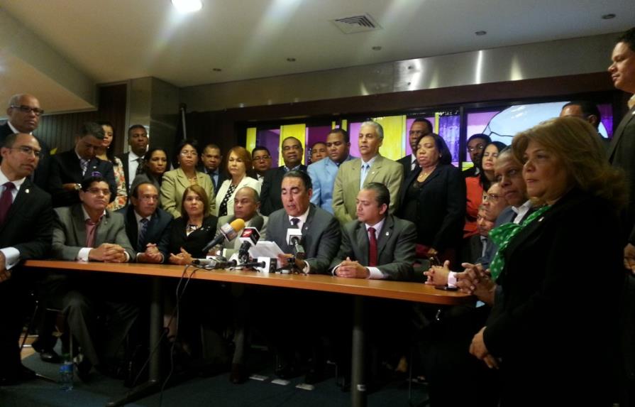 Al menos 46 diputados piden candidatura de Leonel Fernández para el 2016