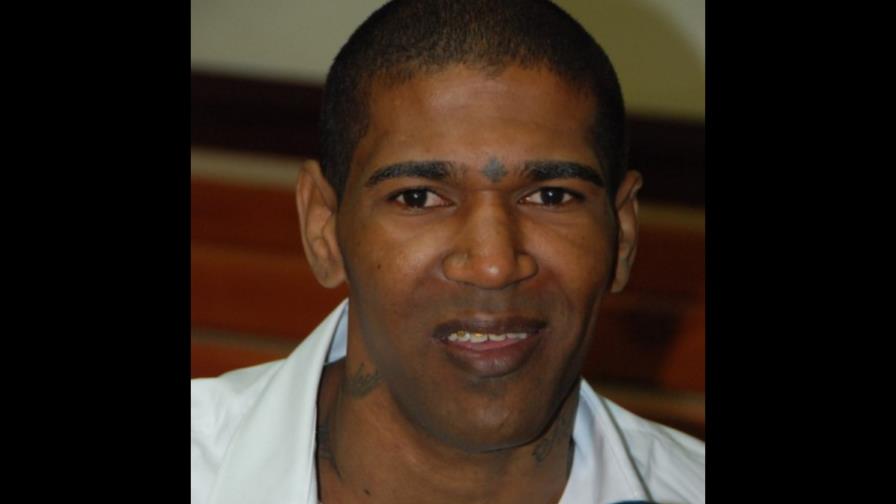 Artista urbano Omega se burla de la Justicia de Santiago