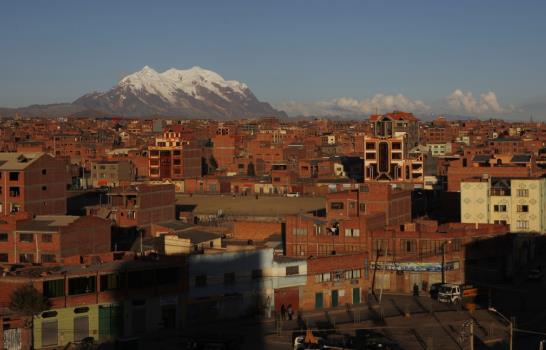 Minimansiones hacen resurgir la arquitectura indígena neoandina en Bolivia