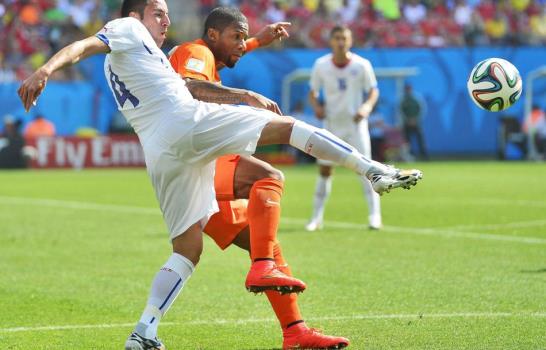 Chile y Holanda empatan 0-0 en el entretiempo; España va delante 1-0