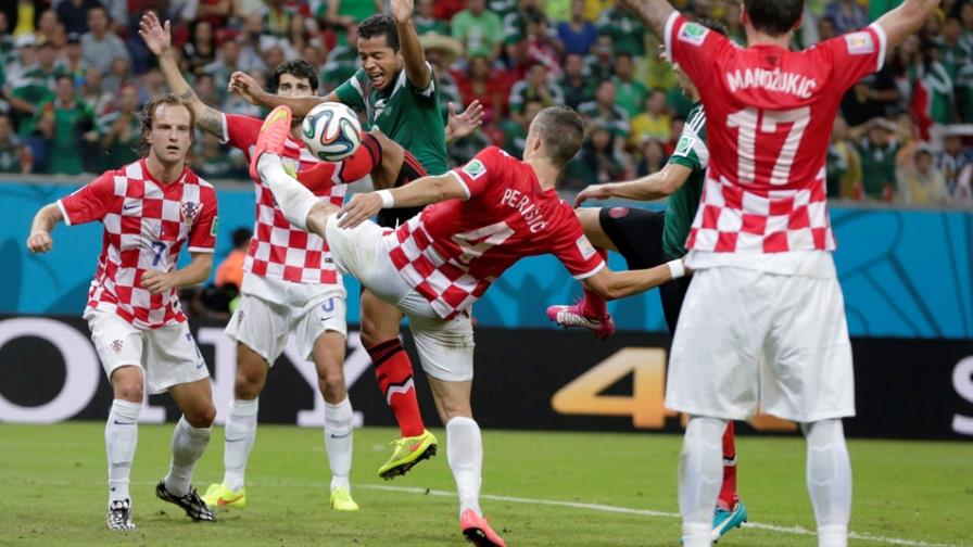 México vence 3-1 a Croacia y avanza a 8vos de final; Brasil 4-1 a Camerún y su rival será Chile