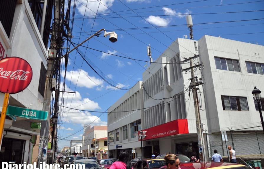 Cámaras de vigilancia alejan ladrones de la calle Del Sol en Santiago