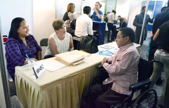 Más de 500 personas con discapacidad acuden a IV Feria de Empleos