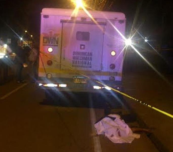 Un muerto y un herido en un asalto a un camión de valores en la Ave. Bolívar