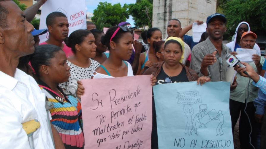 Denuncian que el CEA y el diputado Alfredo Martínez los desalojan Denuncian que el CEA y el diputado Alfredo Martínez los desalojan